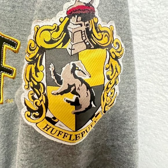 Harry Potter Sweatshirt Small HufflePuff Universal Studio Wizarding World - Picture 6 of 10